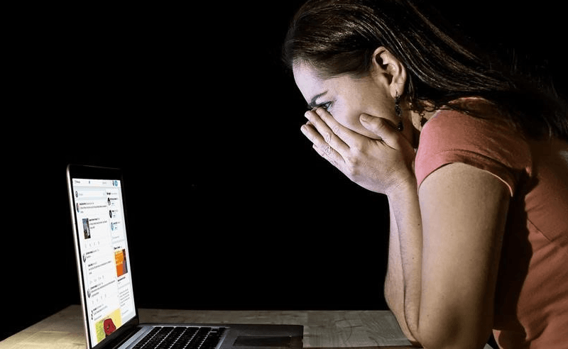 acoso redes sociales abogado